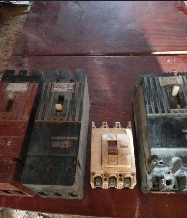 По купляю Вимикачі неважливо який стан