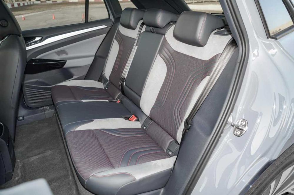 2022 Volkswagen ID.4 Pure +