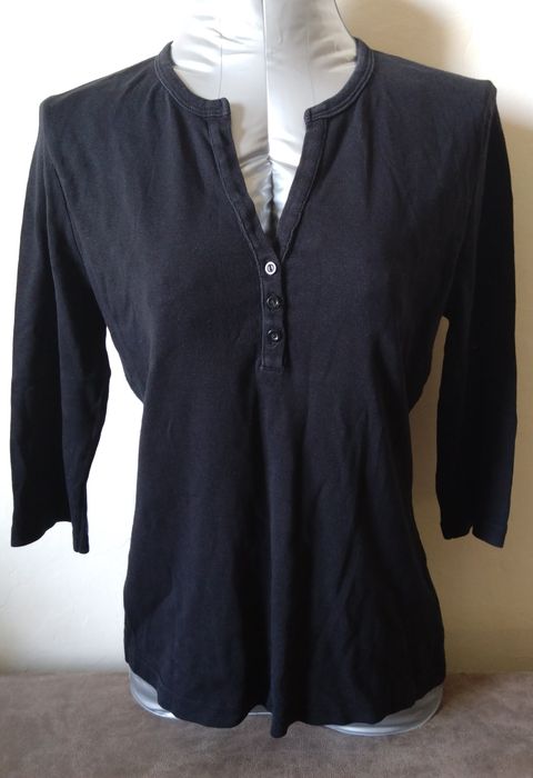 Czarna bluzka z rękawem 3/4 dekolt w V polo