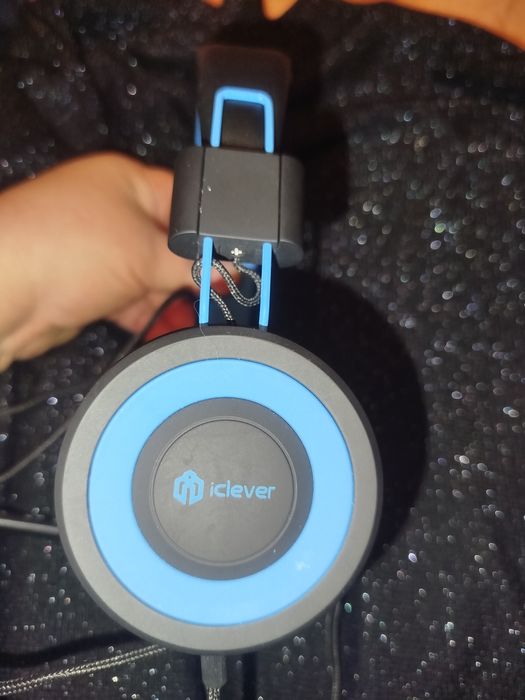 Продам наушники,облегченные,Iclever,звук отличный