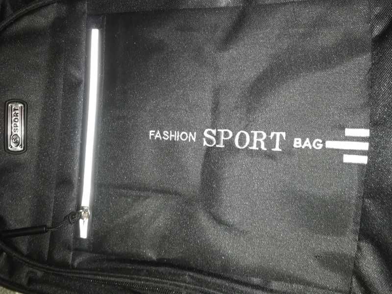 Mochila preta nova