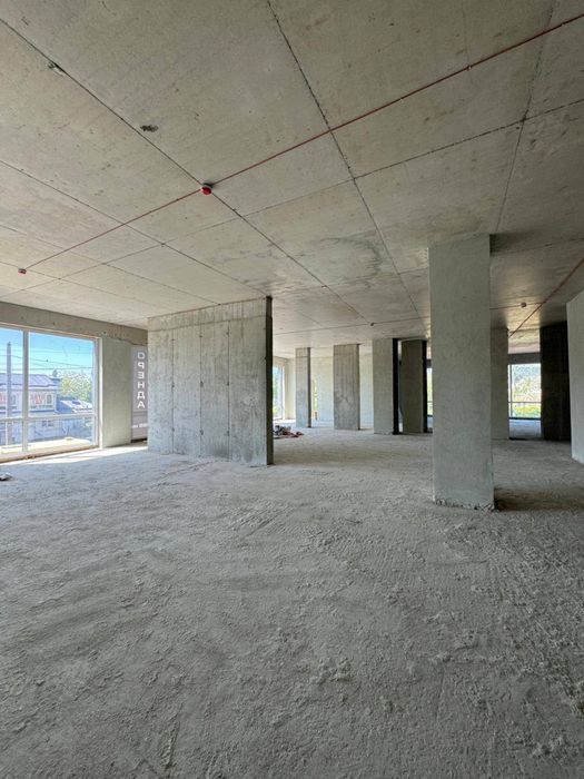 Оренда комерційного приміщення біля дороги Зелена