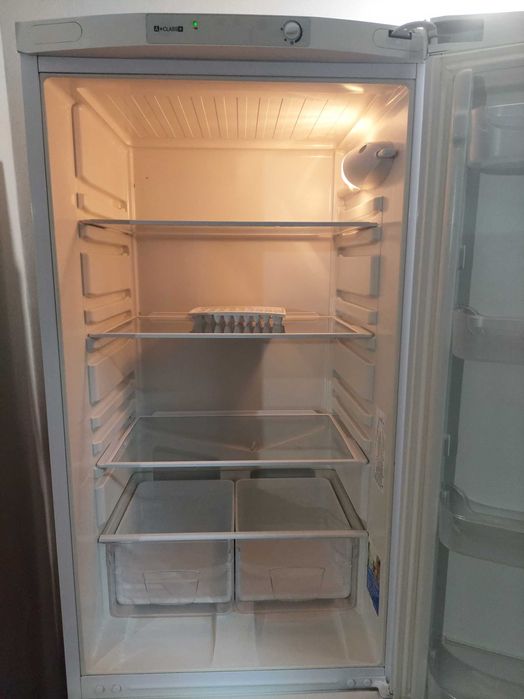 Холодильник Indesit