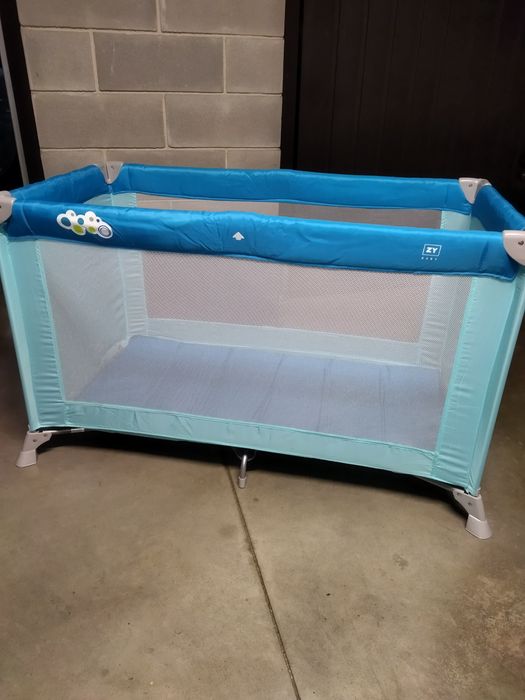 Cama de bebé + colchão