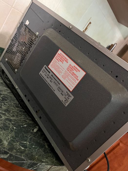 Мікрохвильова піч Panasonic inverter