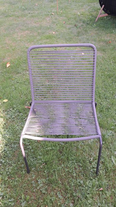 Zestaw ogrodowy 4 krzesła z poduszką i stolik kawowy