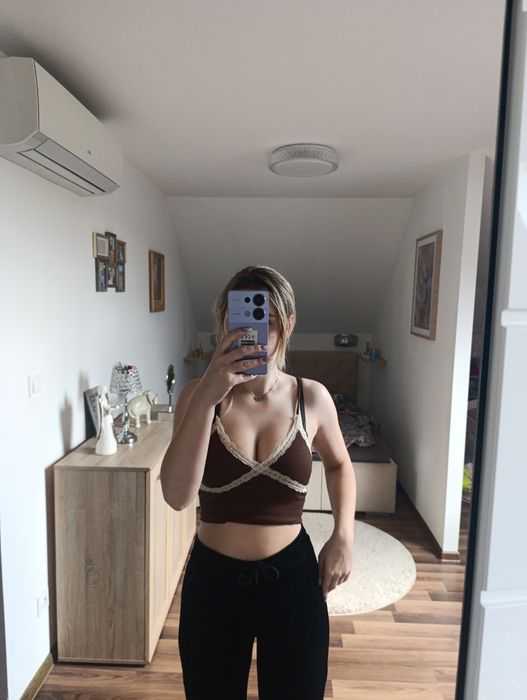 Crop top bluzka koronka nowa viskoza sexy XS s Bershka