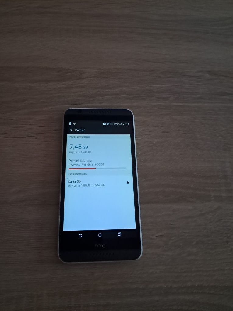 Smartfon HTC Desire 820