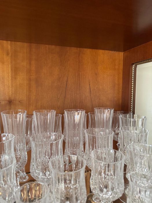 Armário Cerejeira Madeira Maciça + Vidro