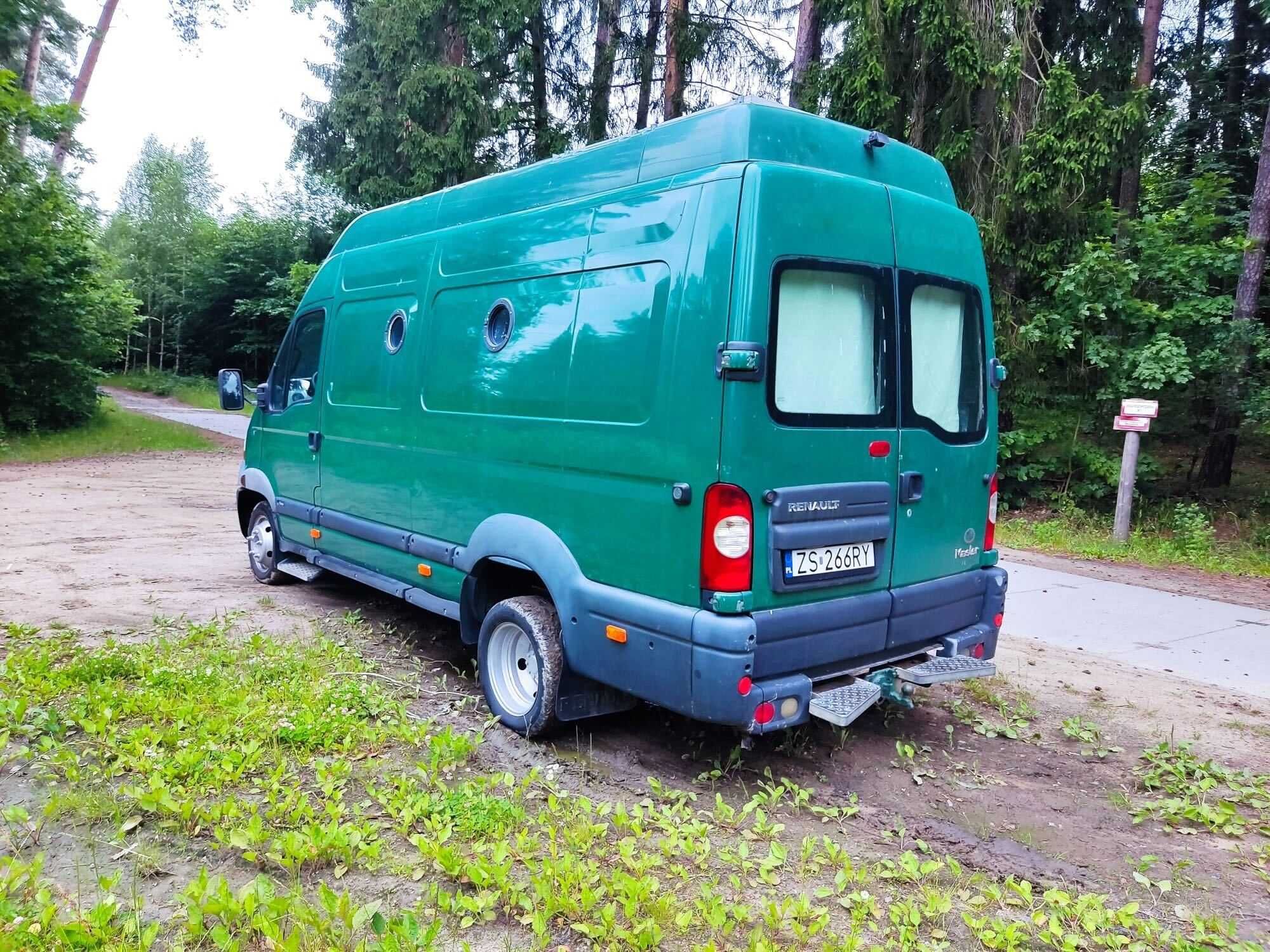 Renault Master (Mascot) przerobiony na kampera, kampervan