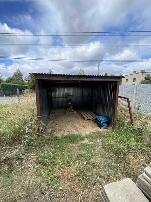 Garaż Blaszany Używany 3x5 uchylna brama wzmacniany przód garażu