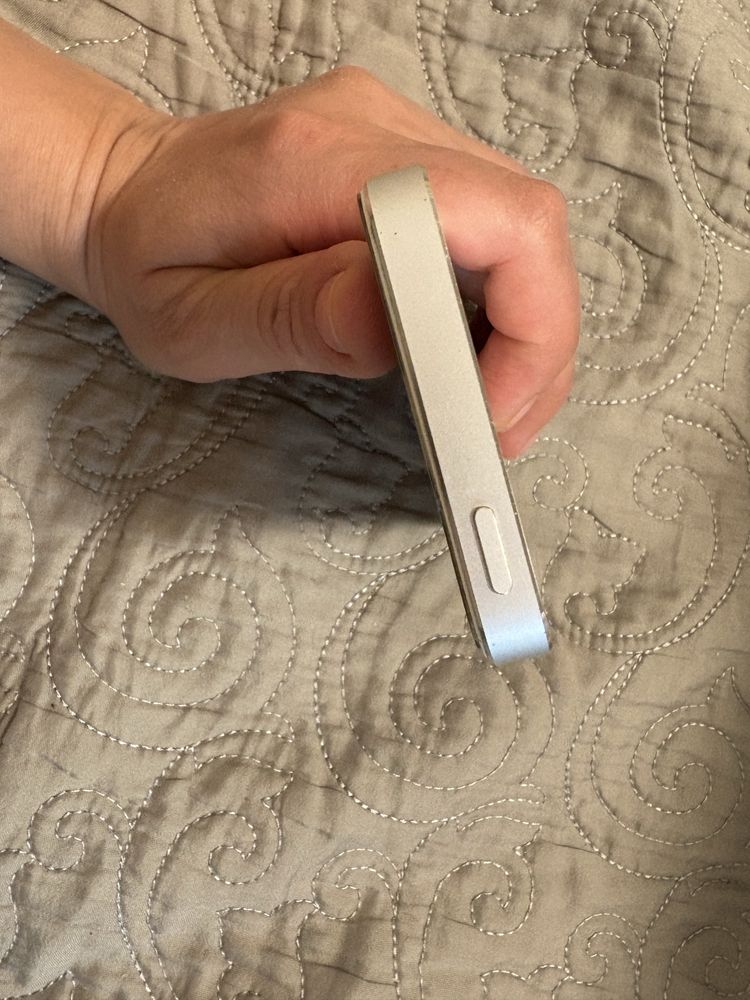 Продам iphone 5s A1533 в робочому стані