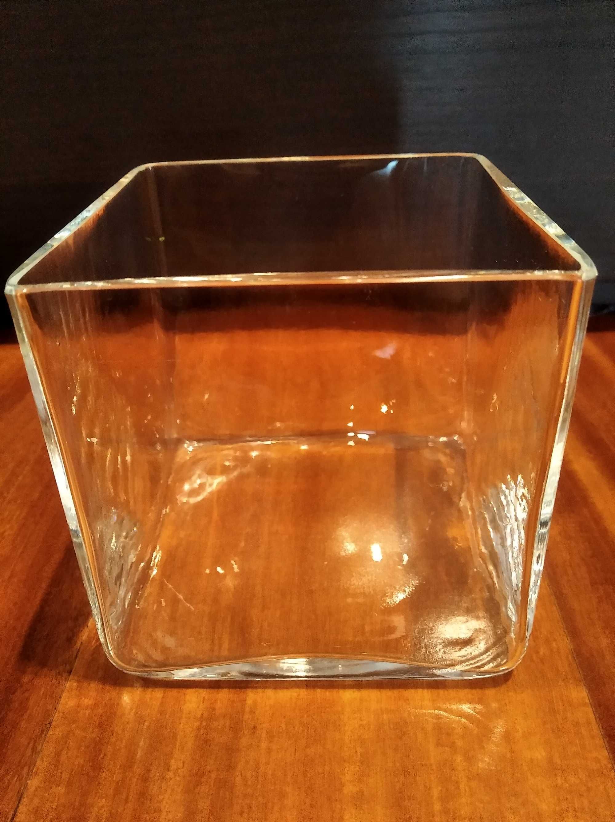 Vaso/jarra cubo/quadrado 10 cm e seixos de vidro azul