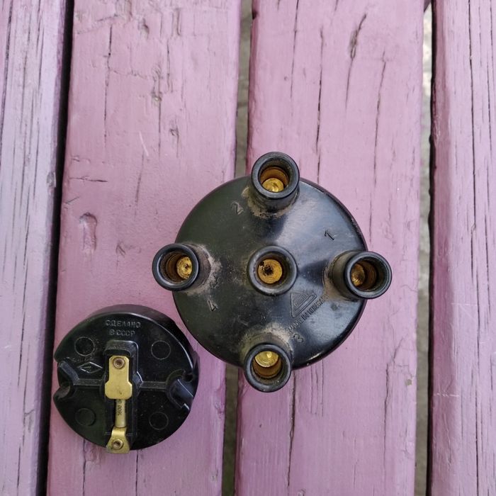 Кришка трамблера ваз-2101-07 і бігунок (розподільник) іскри б/у.