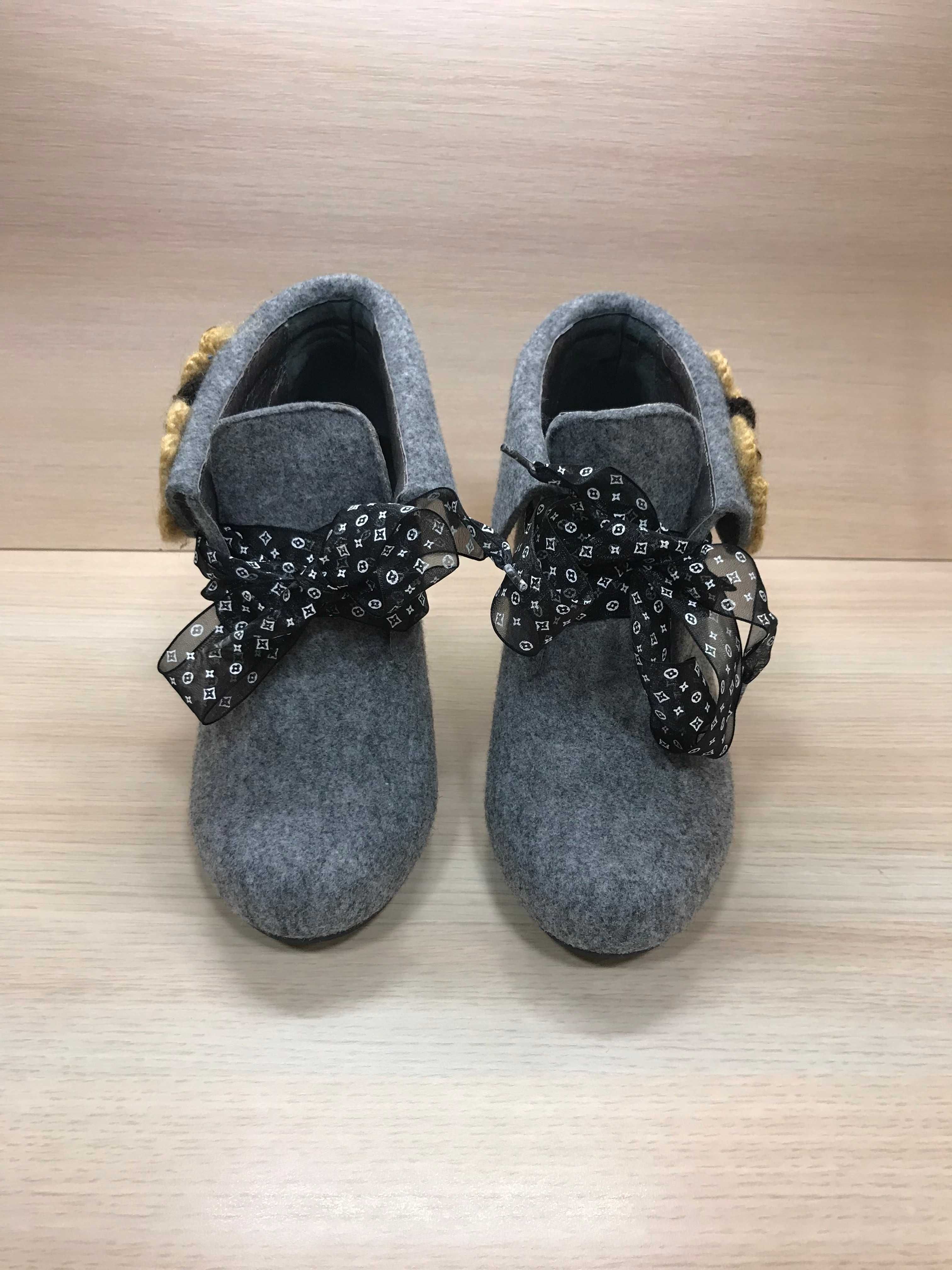 Cudowne botki r. 40 z filcu pumps półbuty na słupku 8,5cm obcas Pin up