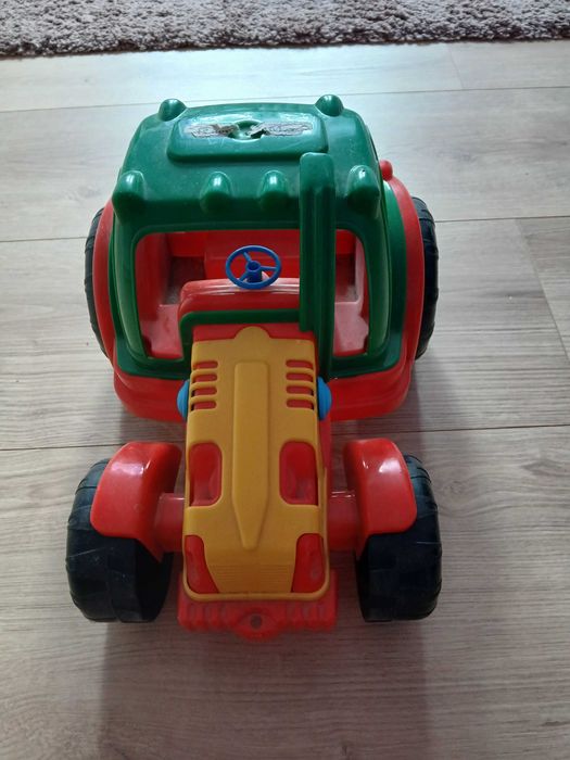 zabawka traktor dla chłopca
