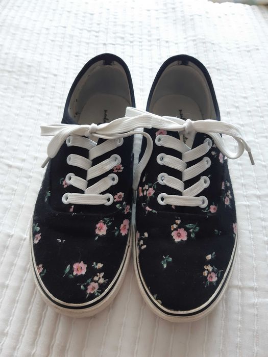 Sapatilhas flores tamanho 37