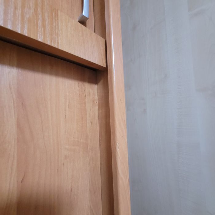 Szafa 3-drzwiowa z przesuwanymi drzwiami