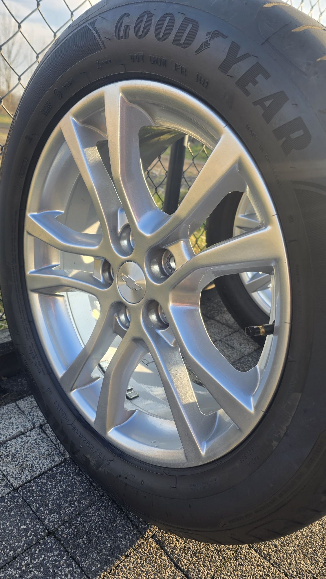 Felgi z oponami GM Camaro 18 5x120 OEM