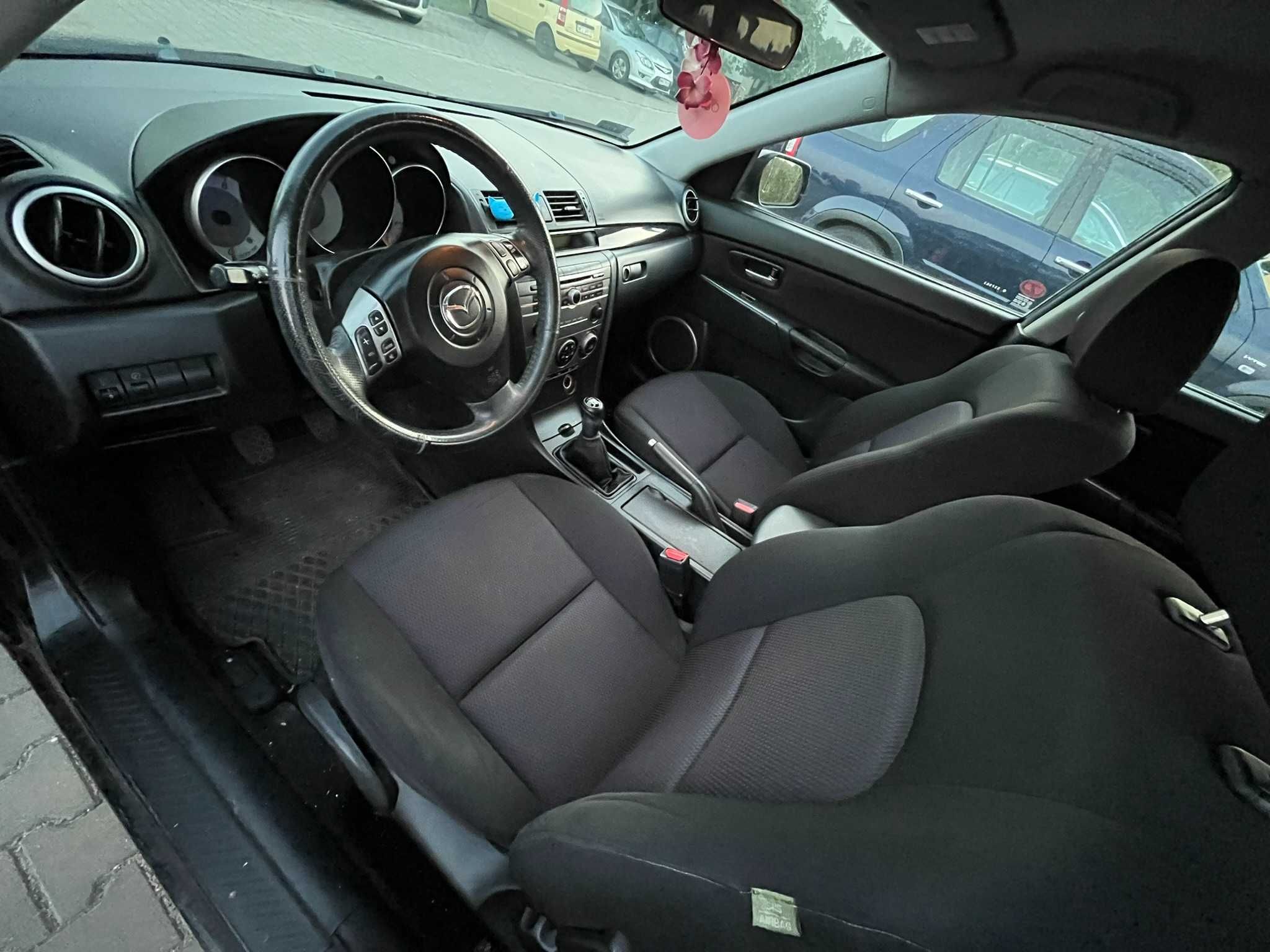 Mazda 3 uderzona w zderzak 2007 rok