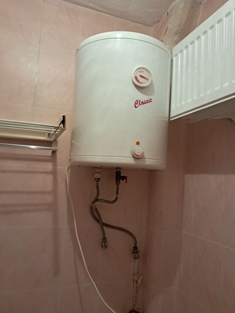 Bojler ogrzewacz wody elektryczny 30 litrowy.