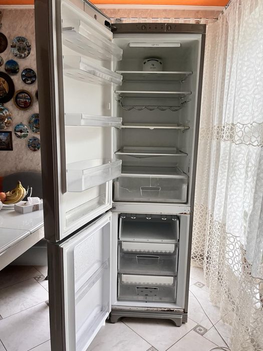 Холодильник Indesit