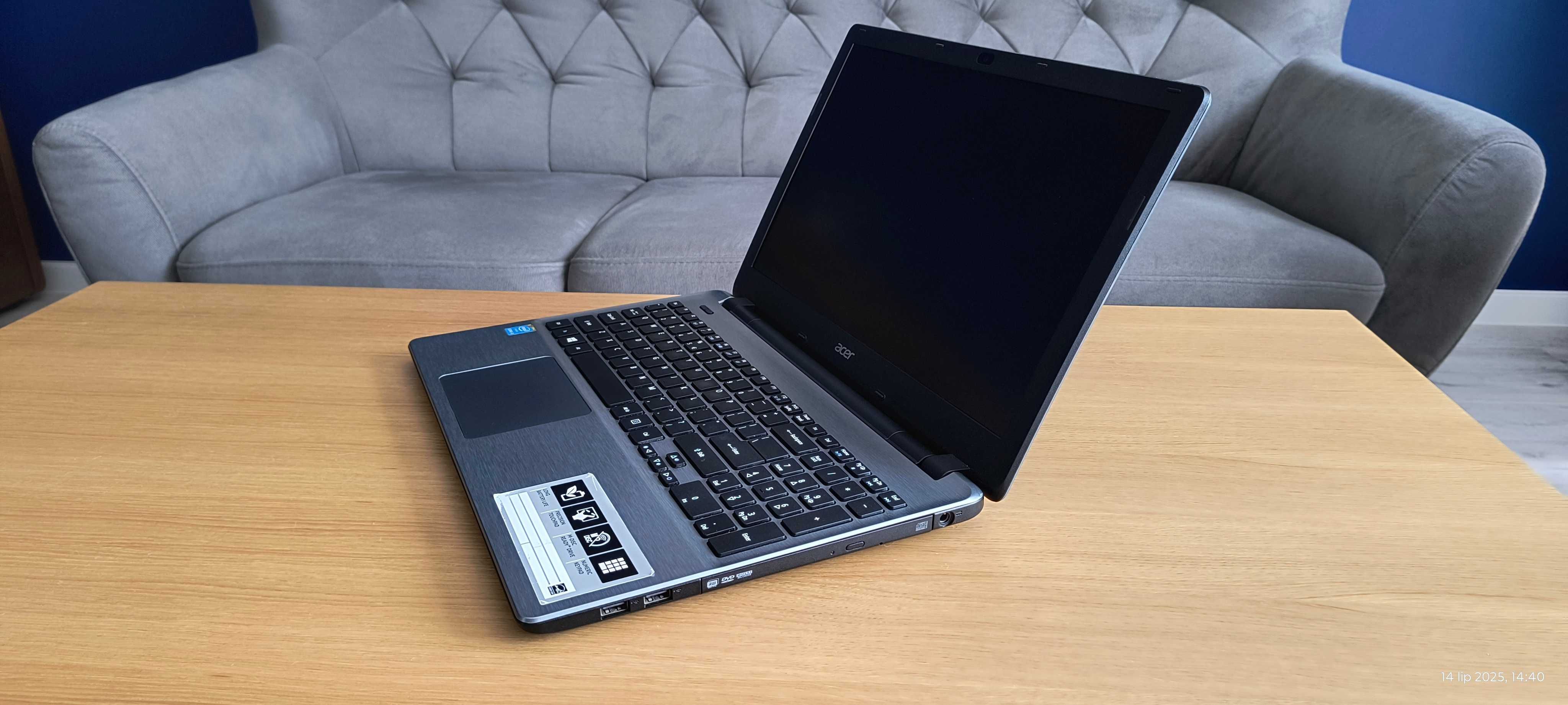 Laptop Acer E5-571 /cpu i3 / 8 GB ram / 128 Ssd.