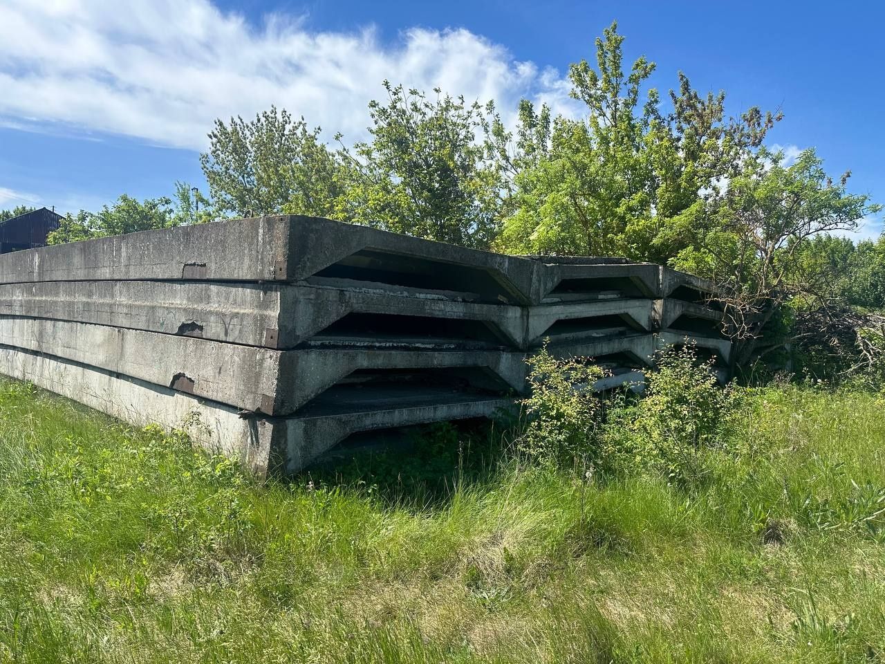 Плити перекриття,фундаментні блоки , дорожна плита