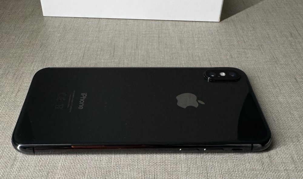 Iphone X - 64GB live