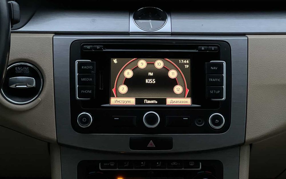 Volkswagen Passat 2011