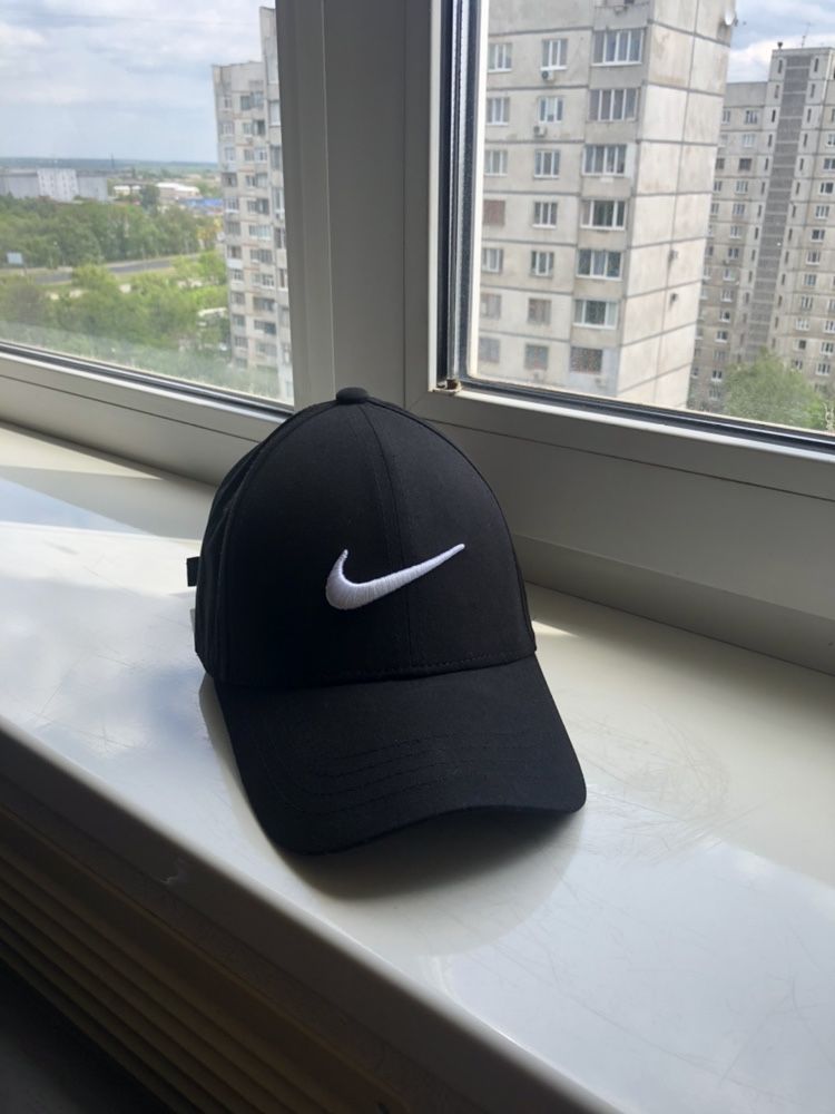 Кепка  черная Nike