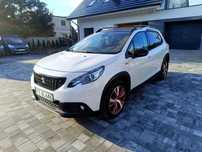Peugeot 2008 w bardzo bogatej wersji wyposażenia GT line w białej perle