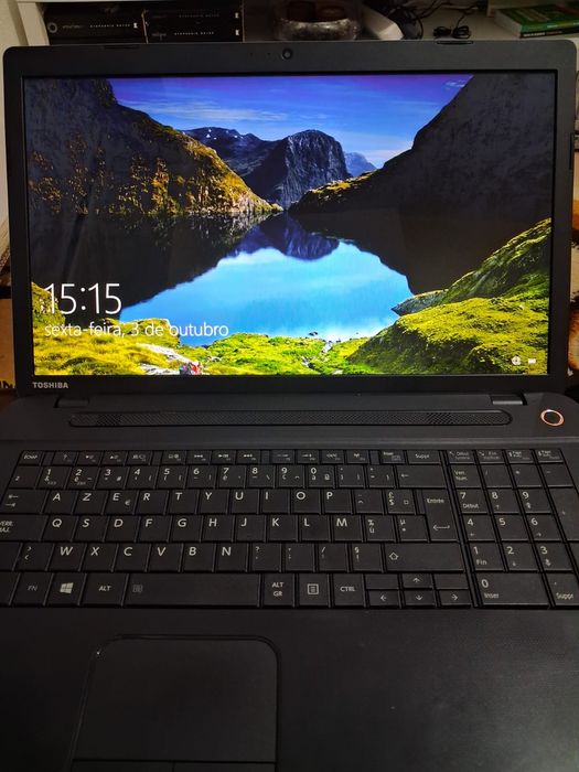 Toshiba C-B-309 17 polegadas