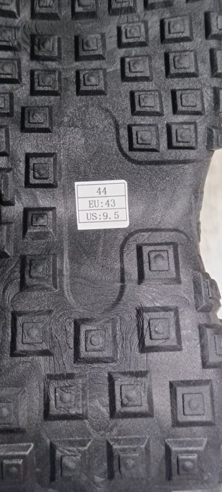 Чоловічі кросівки