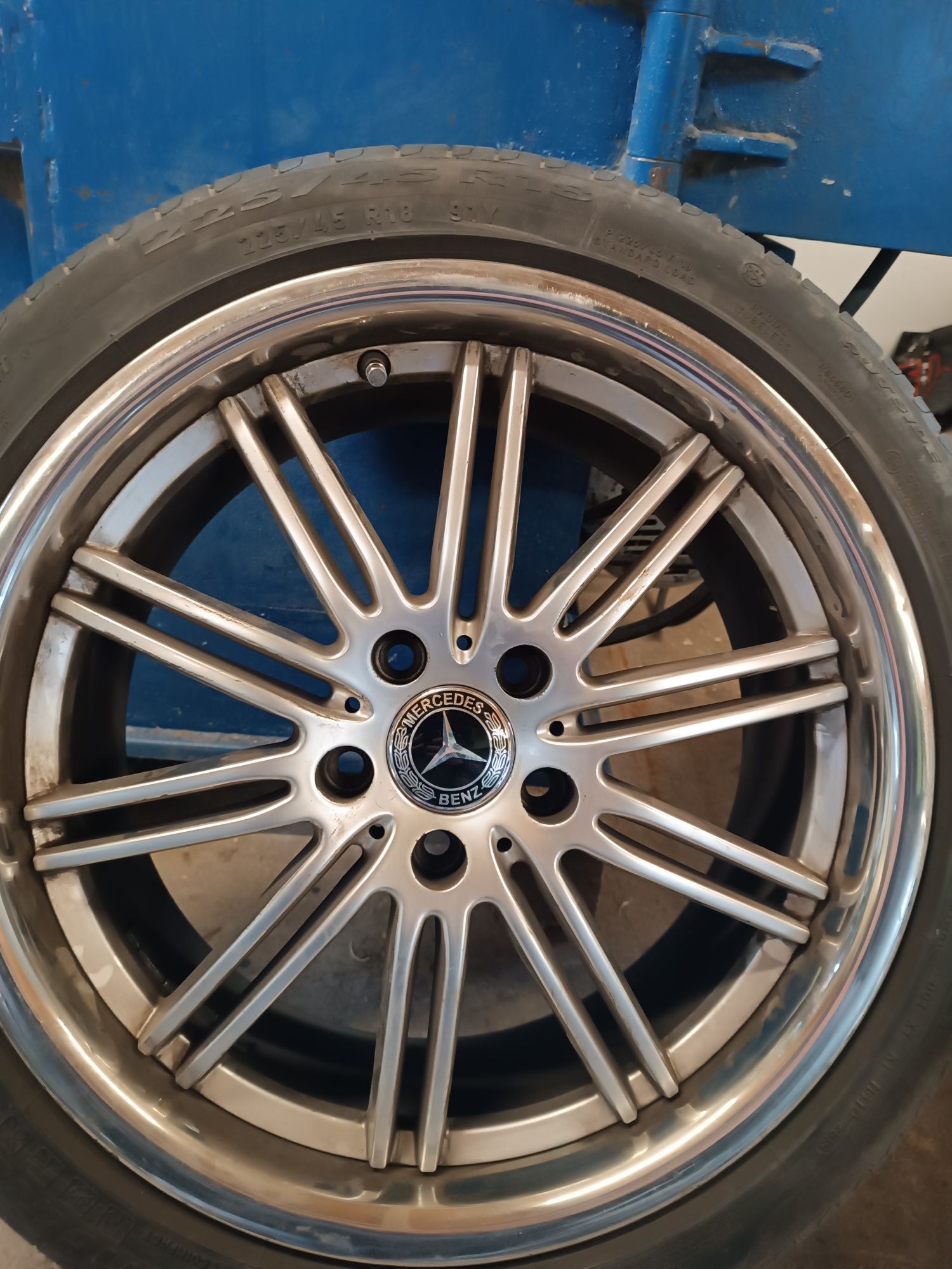 Alufelgi Felgi Mercedes  Vw Audi 5x112 R18 225 opony pi