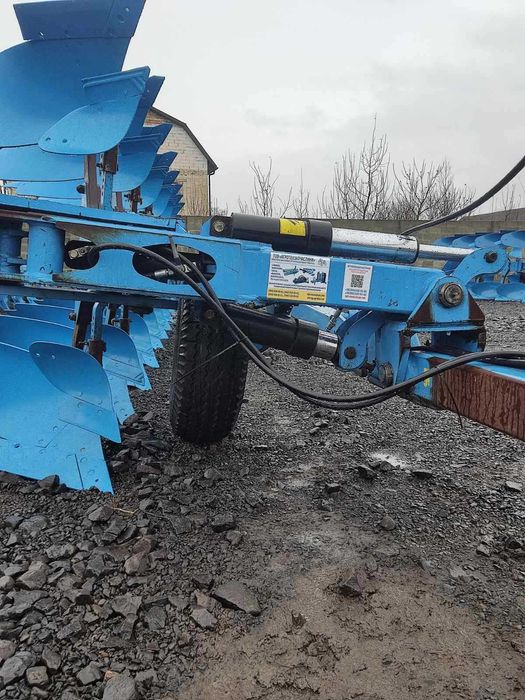 Плуг Lemken Euro Diamant 10 On-Land 8 корп. Плуг Lemken Diamant 11 7+1