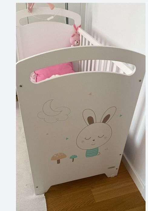 Cómoda muda fraldas com banheira & Berço