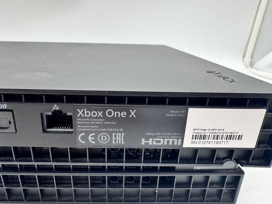 Konsola XBOX ONE X 1787 1TB + 2 PADY , 3 GRY od loombard milicz