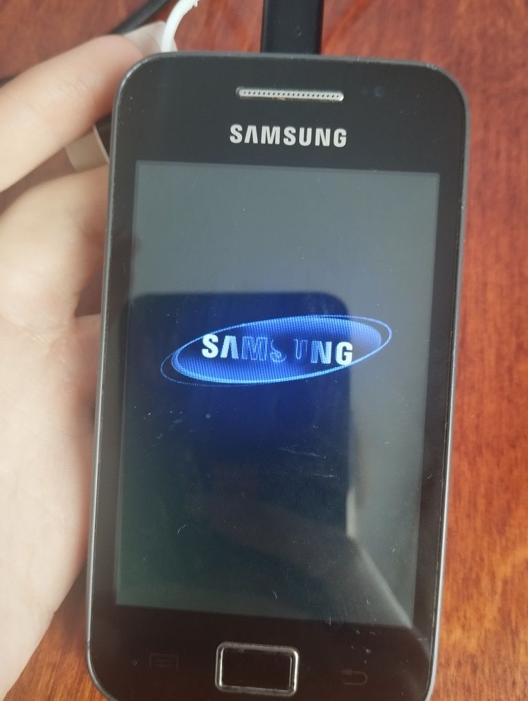 Телефон Samsung Galaxy Ace S58301