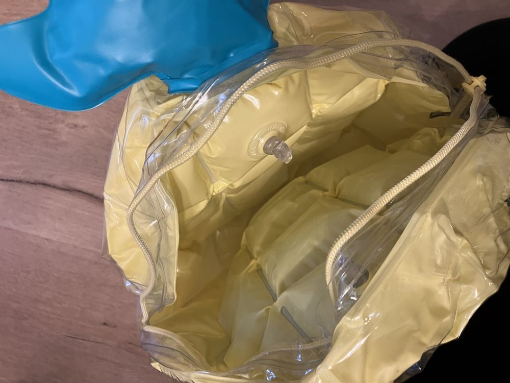 Plecaczek dmuchany ananas, w sam raz dla wiekszego przedszkolaka