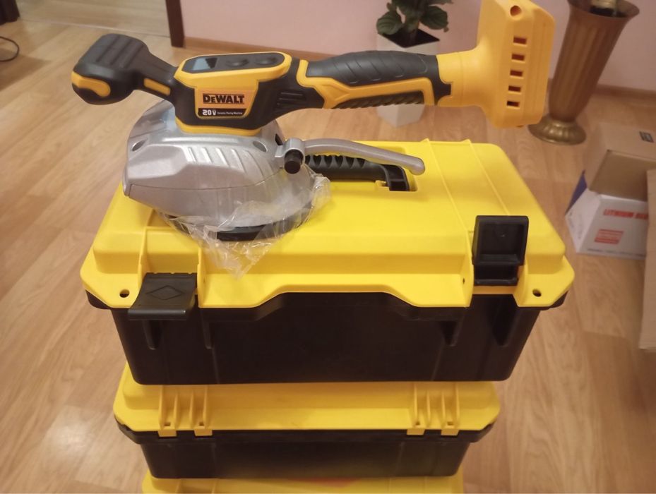 Інструмент на батарейках