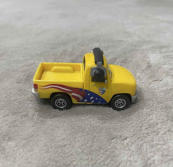 Колекційна машинка з мультфільму  «Тачки»  Джон Лассетер.