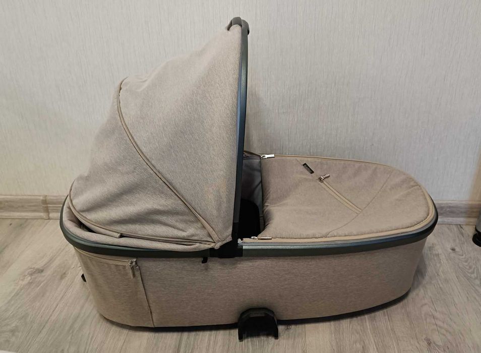 Продам дитячу коляску