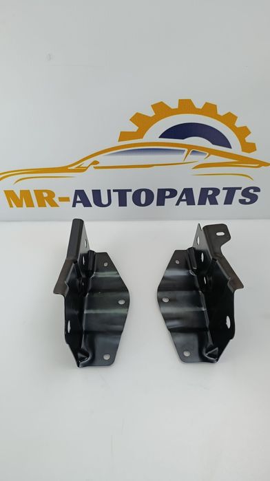 Кронштейн підсилювача (саблі) правий лівий Tesla Model 3 Highland