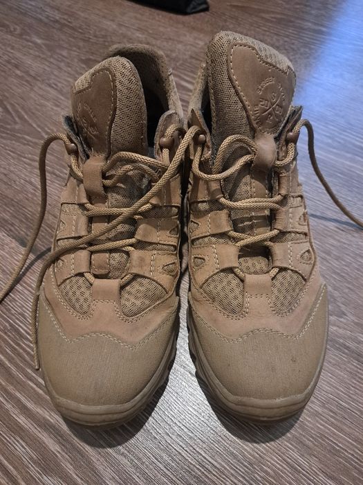 Тактичні черевики кросівки