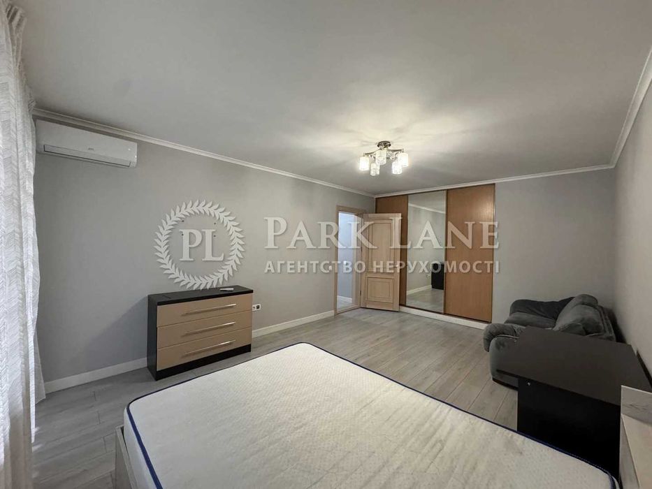 Оболонь Продаж 1к квартири з ремонтом 40 кв м Лук’яненка Левка 13а