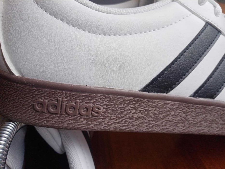 Adidas oryginalne snackersy 42
