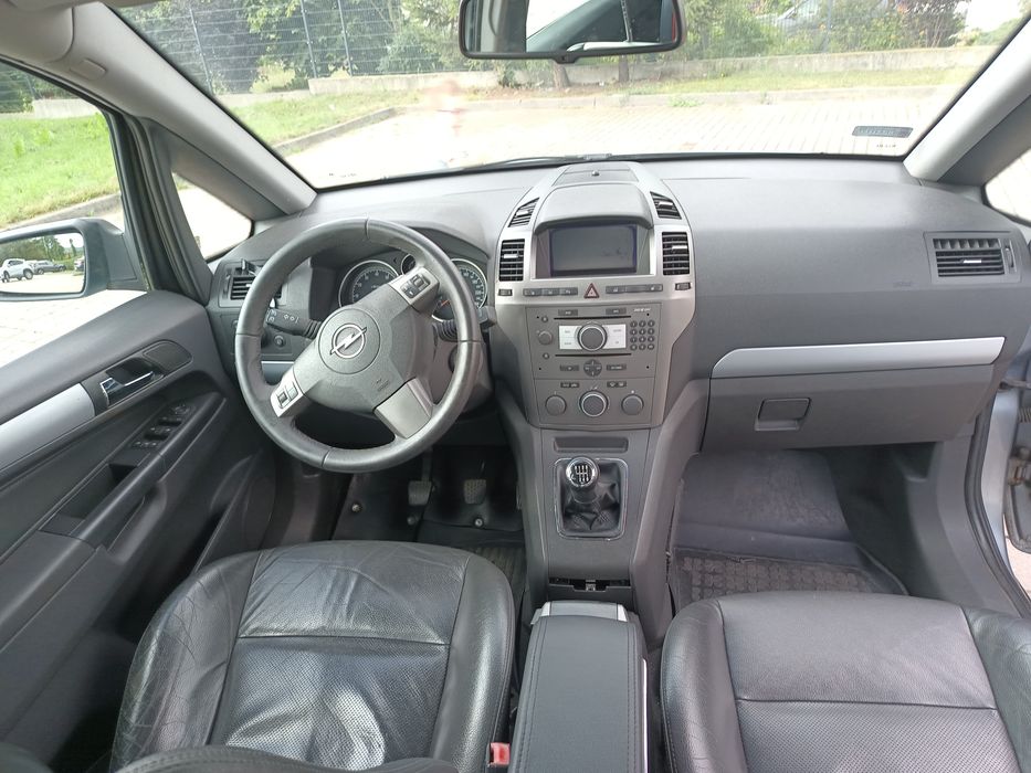 Opel Zafira • Skóra, Navi, 7 miejsc • Stan bdb!