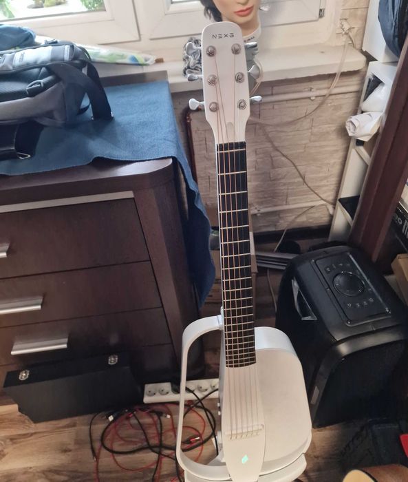 Ładowarka USB ENYA. To załącznik do gitary wraz z gitarą ENYA. Komplet