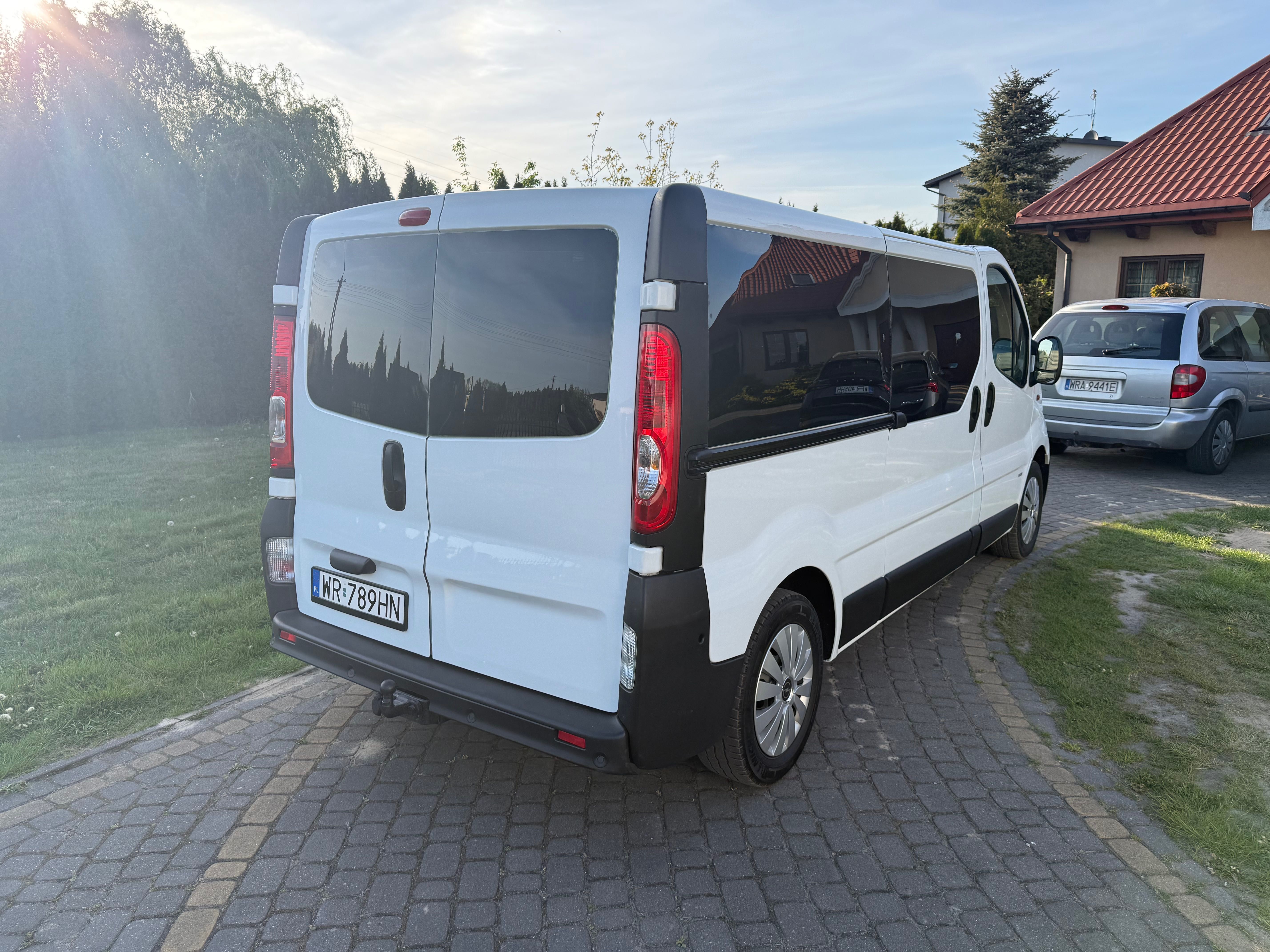 Wynajem busa 9 osobowego wypożyczalnia najem aut